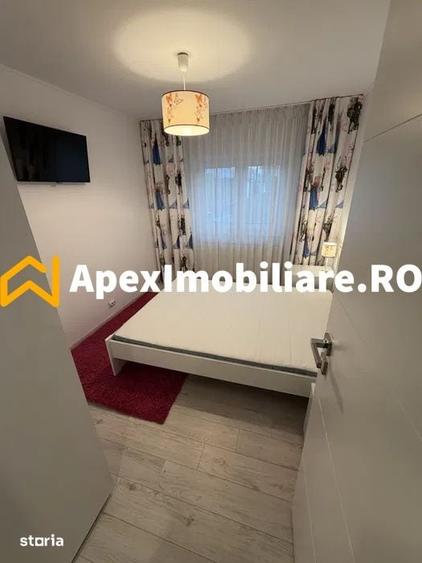 Apartament cu 3 camere semidecomandat în Central