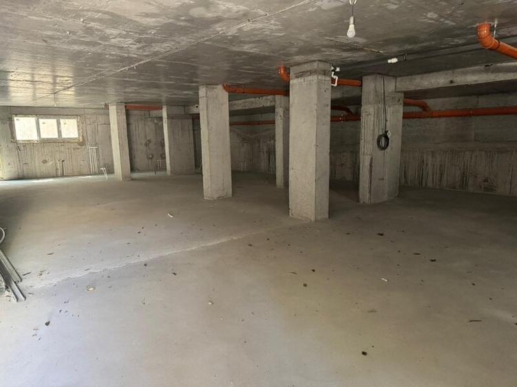Spațiu comercial, de 300 mp, în Militari