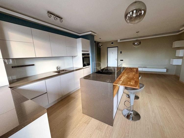 Apartament cu 2 camere semidecomandat, mobilat în Mărăști