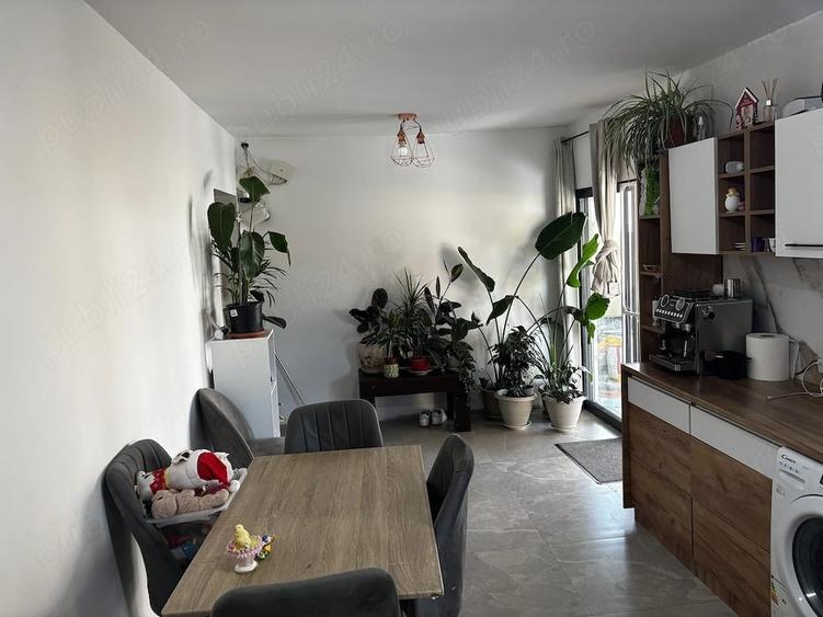 Casă cu 5 camere cu Teren 336 Mp în Central