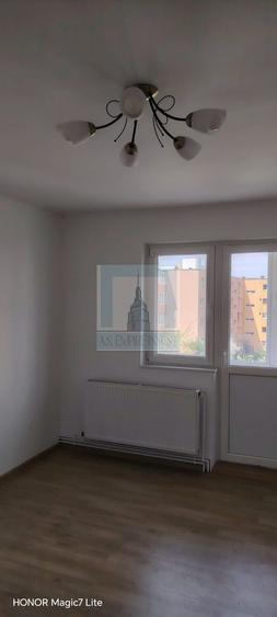 Apartament cu 2 camere semidecomandat în Griviței