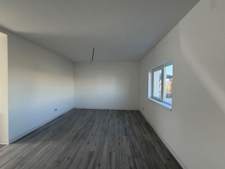Casă individuală cu 4 camere cu Teren 560 Mp în Moșnița Nouă