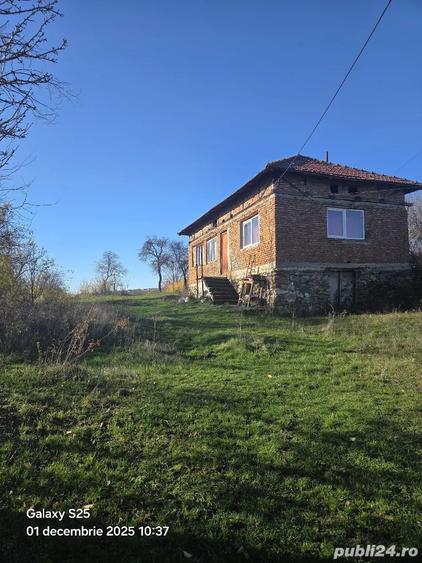 Casă cu 2 camere cu Teren 4300 Mp în Jidoștița