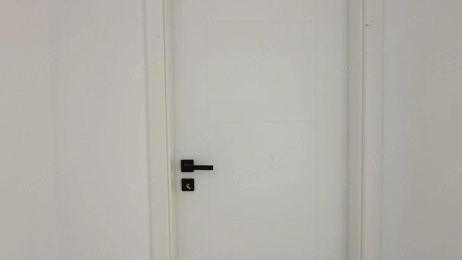 Apartament cu 3 camere semidecomandat în Sud