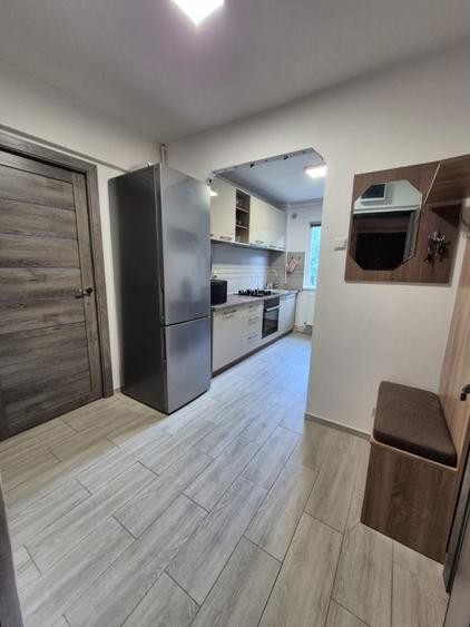 Apartament cu 3 camere semidecomandat, mobilat în Mănăștur — fotografia 1