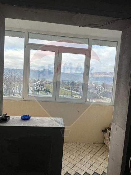 Apartament cu 2 camere semidecomandat în Săvinești