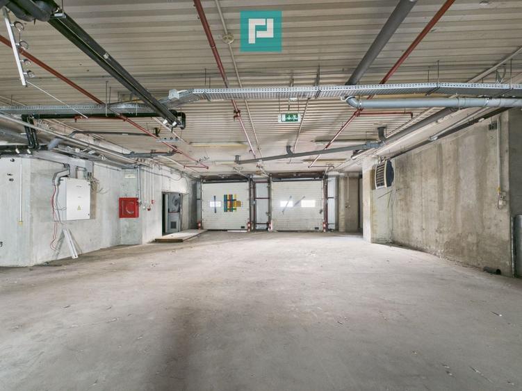 Spațiu industrial, de 3,000 mp, în Aurel Vlaicu