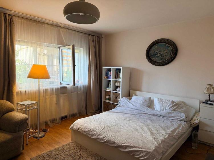Apartament cu 3 camere decomandat în Nerva Traian