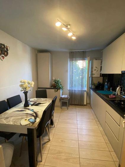 Apartament cu 3 camere decomandat în Tudor