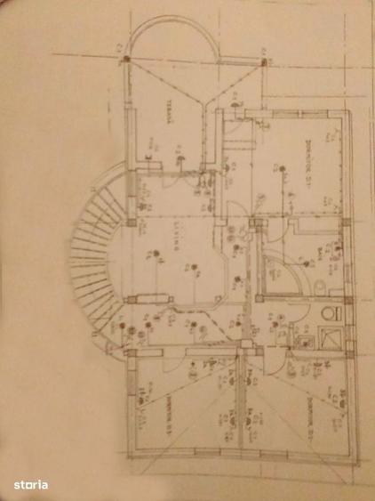 Casă cu 4 camere cu Teren 1798 Mp în Izvorani