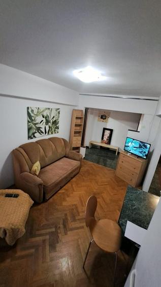 Apartament cu 2 camere semidecomandat, mobilat în Bucur Obor