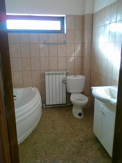 Casă cu Teren 6500 Mp în Central