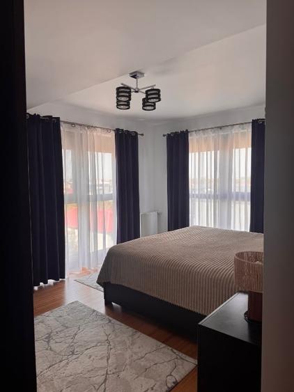 Apartament cu 3 camere decomandat, mobilat în Central