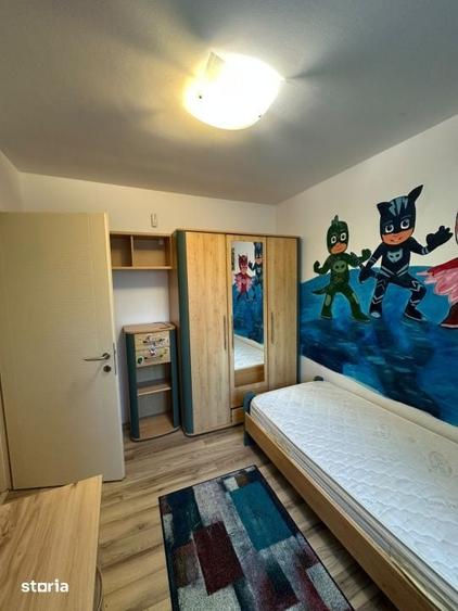Apartament cu 4 camere decomandat în Valea Roșie