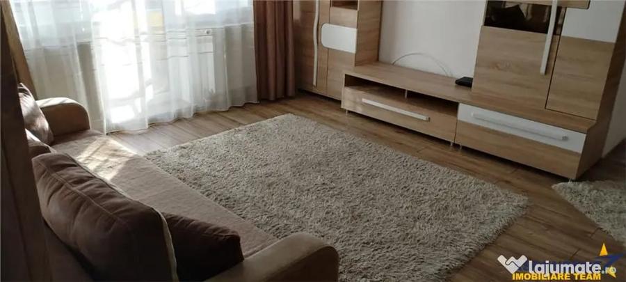 Apartament cu 2 camere semidecomandat în Simeria