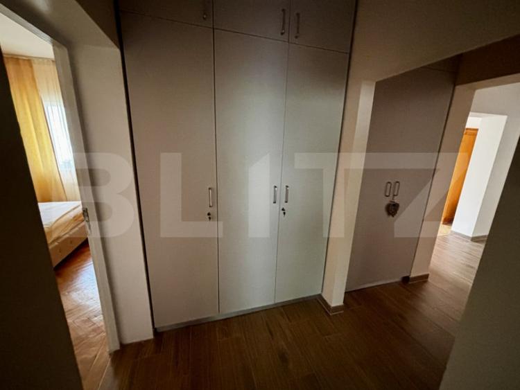 Apartament cu 4 camere decomandat în Central