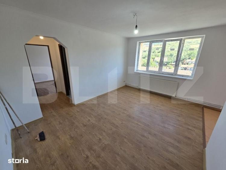 Apartament cu 3 camere decomandat în Derșida