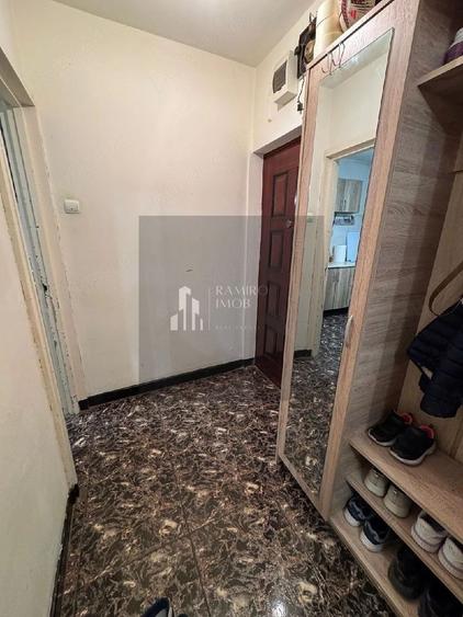 Apartament cu 2 camere semidecomandat în Olteniței