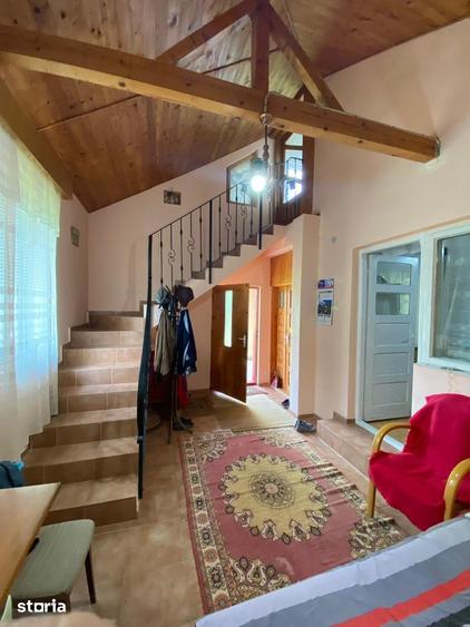 Casă cu 3 camere cu Teren 1046 Mp în Șimnicu de Sus