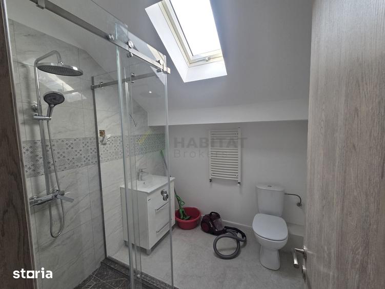 Casă cu 5 camere cu Teren 555 Mp în Tineretului