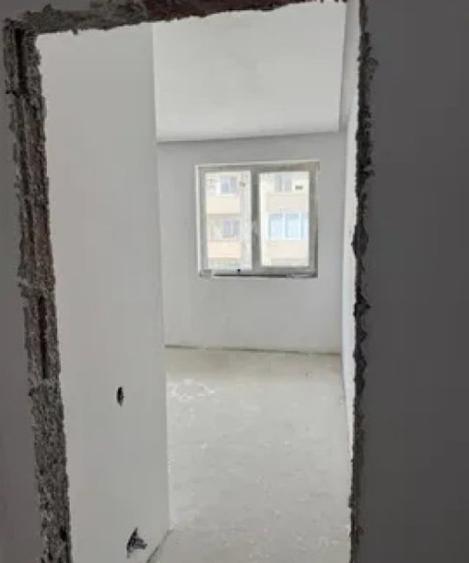 Apartament cu 3 camere semidecomandat în Florești — fotografia 2