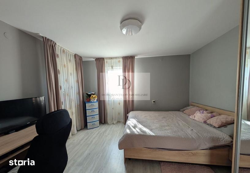 Casă cu 6 camere cu Teren 1400 Mp în Central