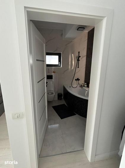 Casă cu 4 camere cu Teren 240 Mp în Central