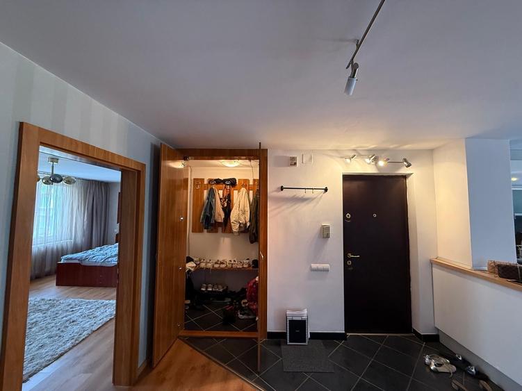 Apartament cu 3 camere decomandat în Dorobanți