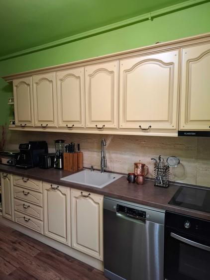 Apartament cu 2 camere decomandat în Petros