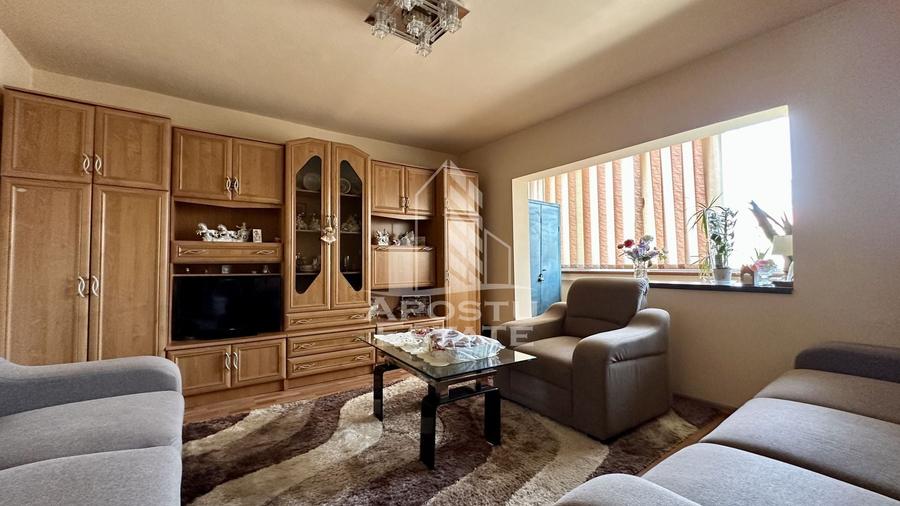 Apartament de vanzare cu 3 camere, decomandat, Aradului Timisoara - 1