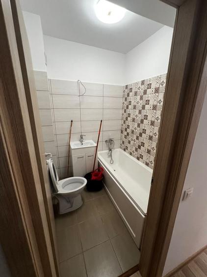 Apartament cu 2 camere decomandat în Roșu