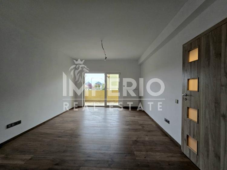 Apartament cu 3 camere semidecomandat, mobilat în Bună Ziua