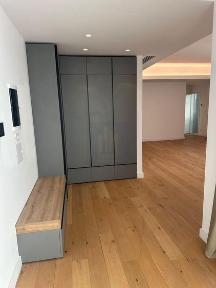 Apartament cu 3 camere semidecomandat, mobilat în Eminescu