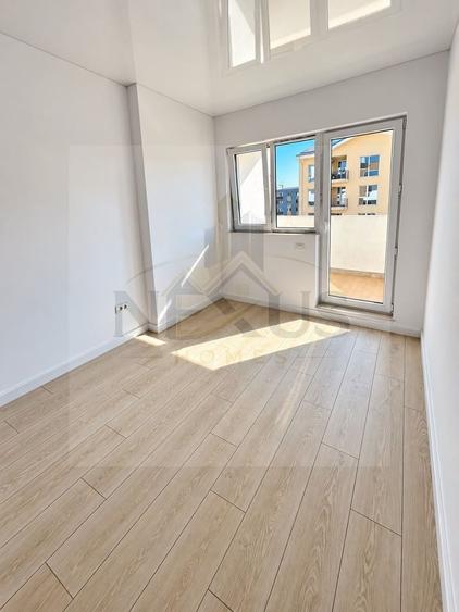 Apartament cu 2 camere semidecomandat, mobilat în Sud