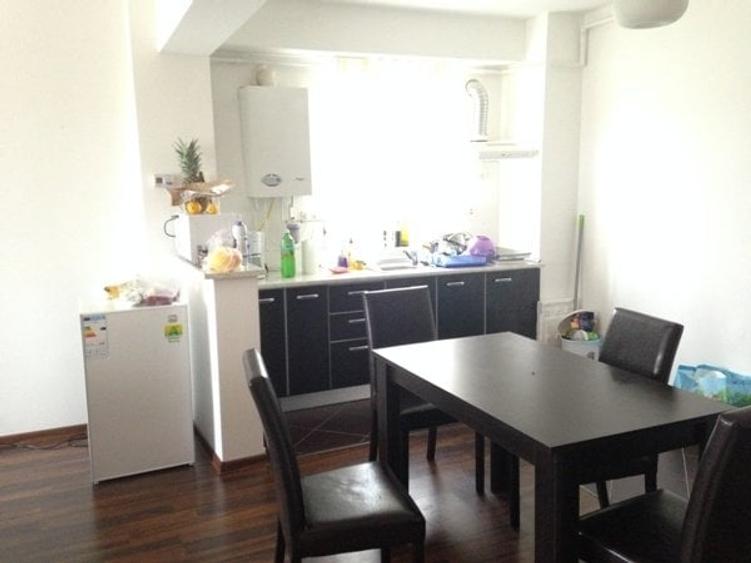 Apartament cu 3 camere decomandat în Săsar