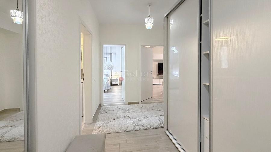 Apartament cu 2 camere decomandat, mobilat în Tractorul