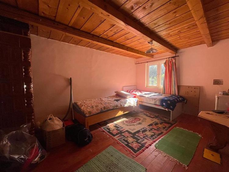 Casă cu 6 camere cu Teren 325 Mp în Remeți