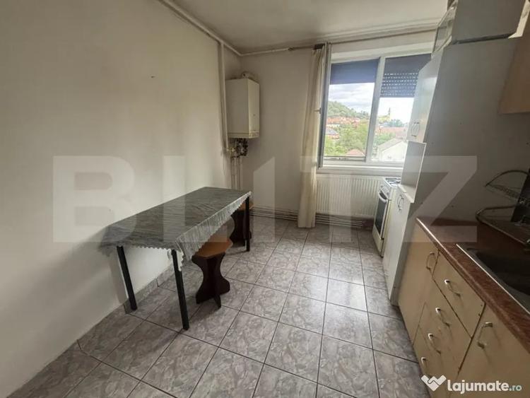 Apartament cu 2 camere semidecomandat în Central
