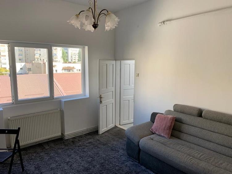 Apartament cu 2 camere semidecomandat în Central