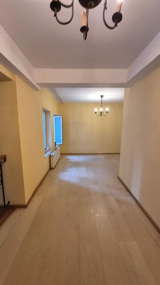 Casă cu 6 camere cu Canalizare în Cișmigiu