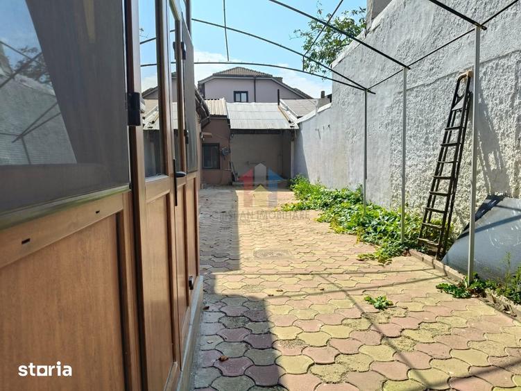 Casă cu 4 camere cu Teren 300 Mp în Central