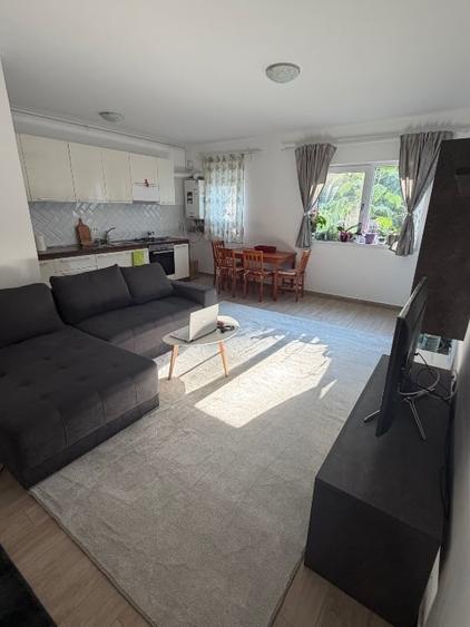 Apartament cu 2 camere, mobilat în Ghiroda