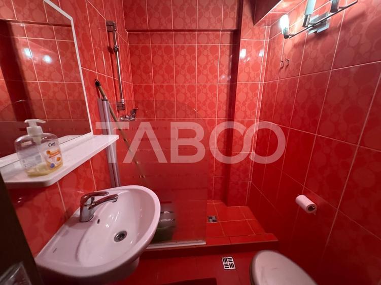 Apartament cu 5 camere decomandat, mobilat în Turnișor