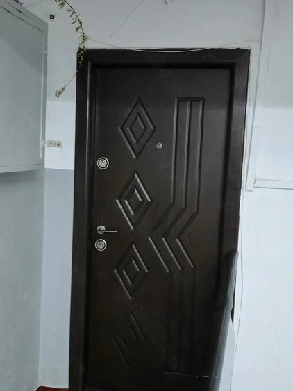 Apartament cu 3 camere semidecomandat în Micro 38