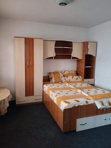 Apartament cu 2 camere semidecomandat în 9 Mai