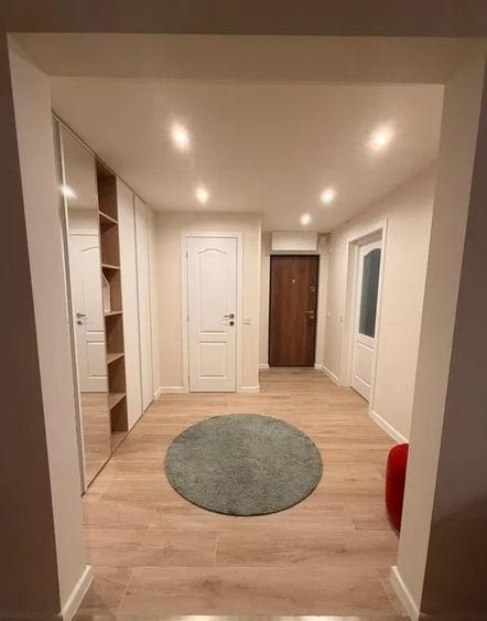 Apartament cu 4 camere decomandat, mobilat în Aviatorilor