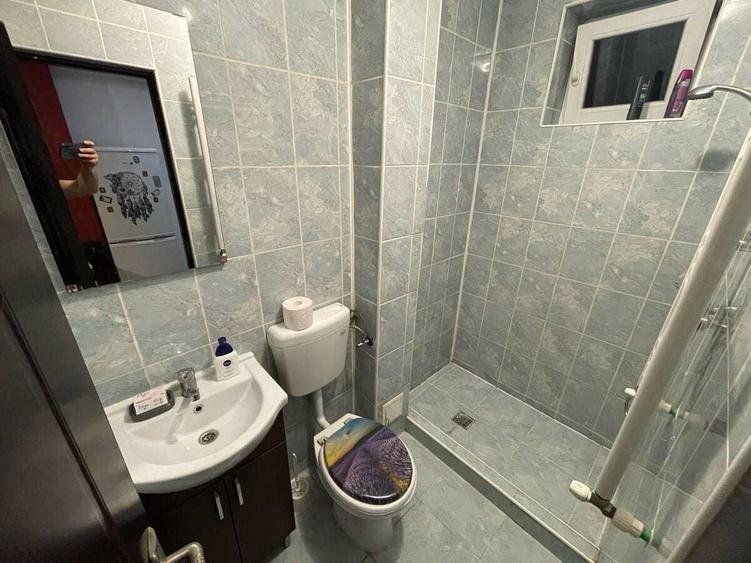 Garsonieră în Titan