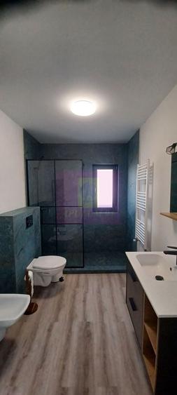 Casă individuală cu 4 camere cu Canalizare în Gulia