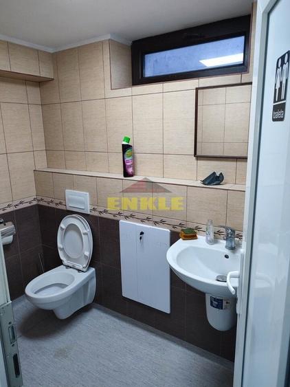 Casă individuală cu 5 camere cu Canalizare în Periferie