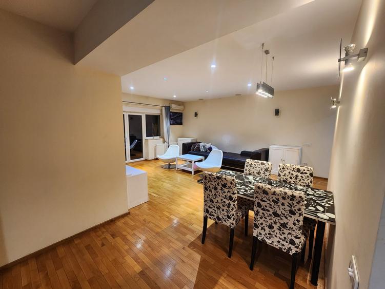 Apartament cu 3 camere semidecomandat în Herăstrău